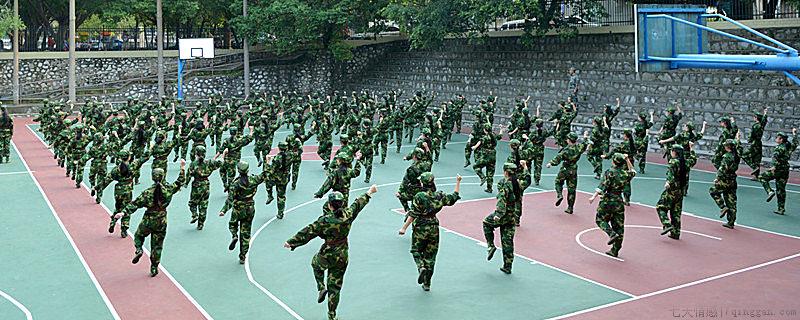 大学军训能带手机吗