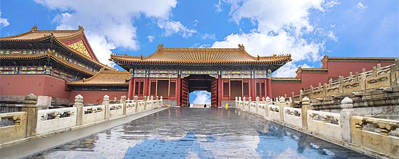 故宫是哪一年建成的