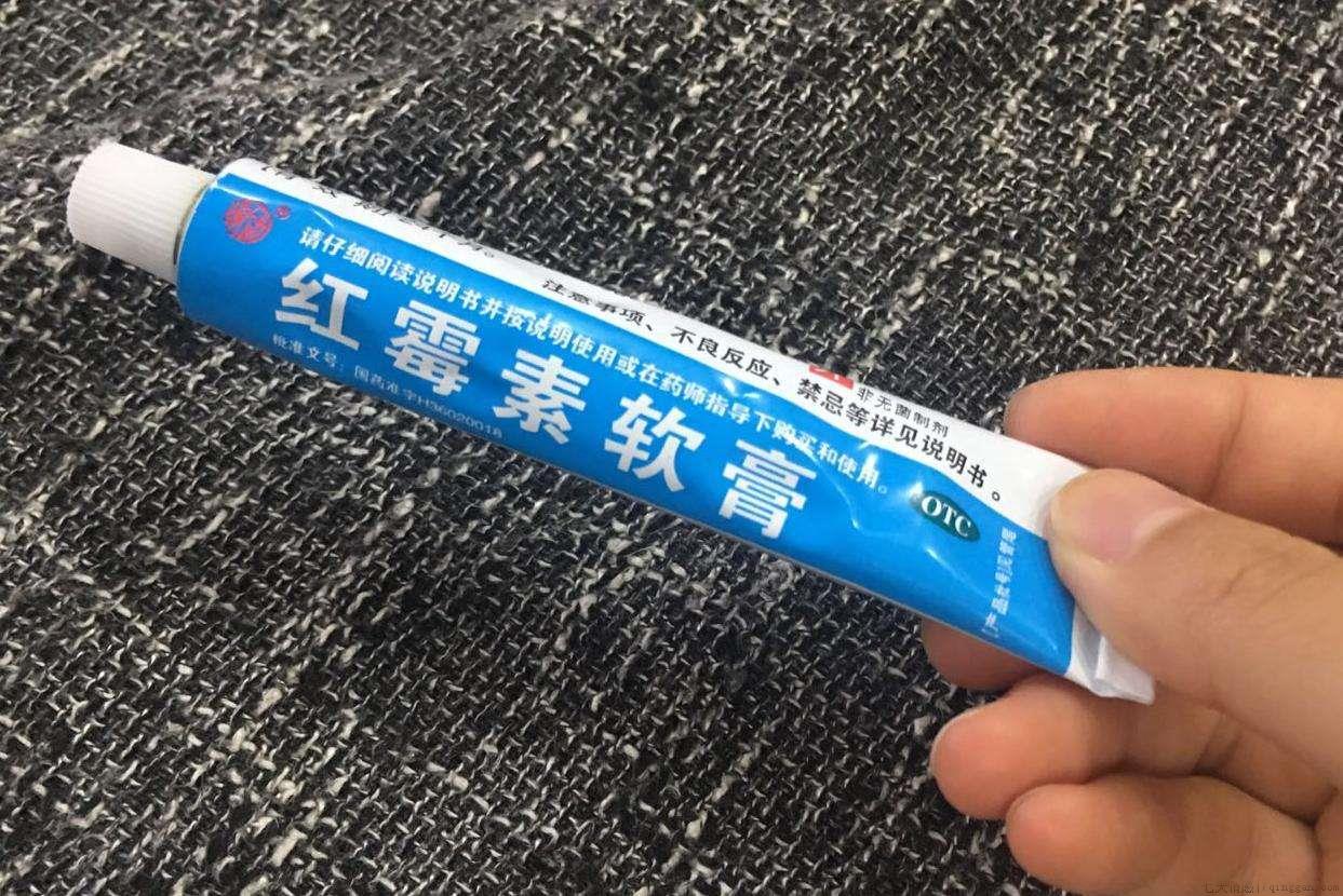 阴囊湿疹用红霉素软膏管用吗