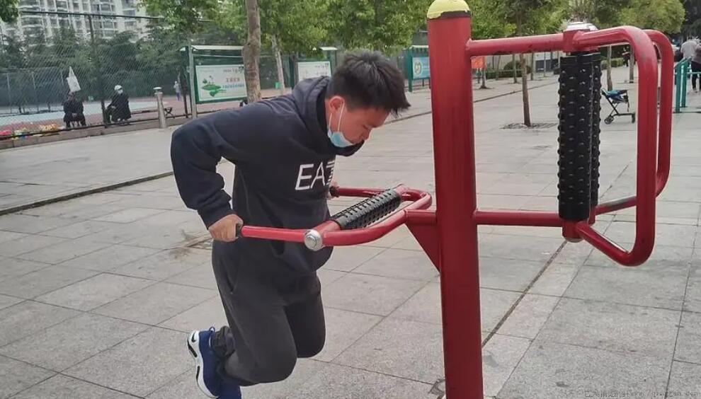 双杠臂屈伸有哪些注意事项