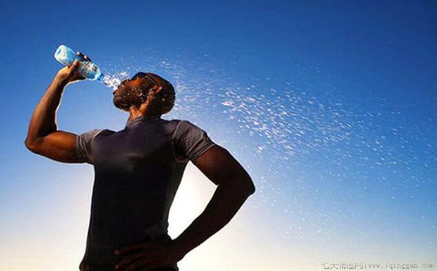 运动时为什么不能大口喝水