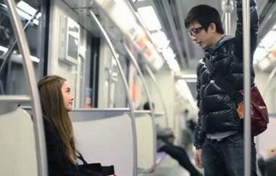 地铁搭讪女生有哪些方法