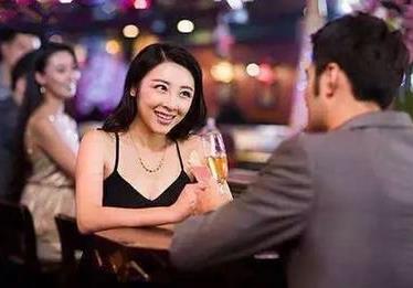 相亲中的择偶滤镜：别让完美主义挡住真爱