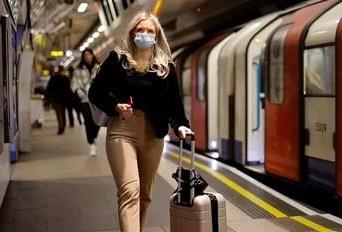 通勤短时互动，把握碎片化社交机会