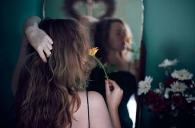 失恋后别盲目复合，避免二次伤害