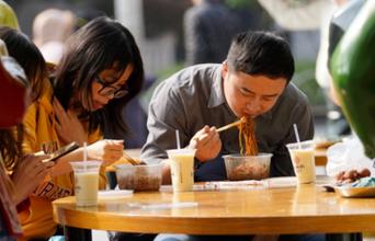 搭讪后怎么做能留住对方