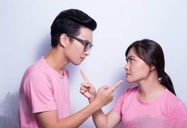 破解冷战僵局，挽回女友拒绝“冷处理”内耗