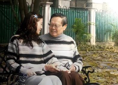 同龄夫妻为啥女的显老