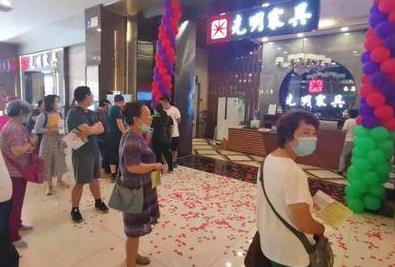 想搭讪又不敢开口?三招帮你克服紧张心理 想搭讪又不敢开口?三招帮你克服紧张心理