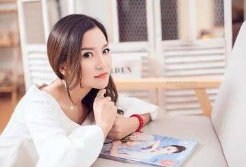 搭讪开场白怎么说?三个安全又自然的公式