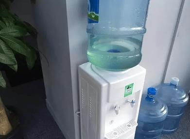 饮水机的热水是多少度