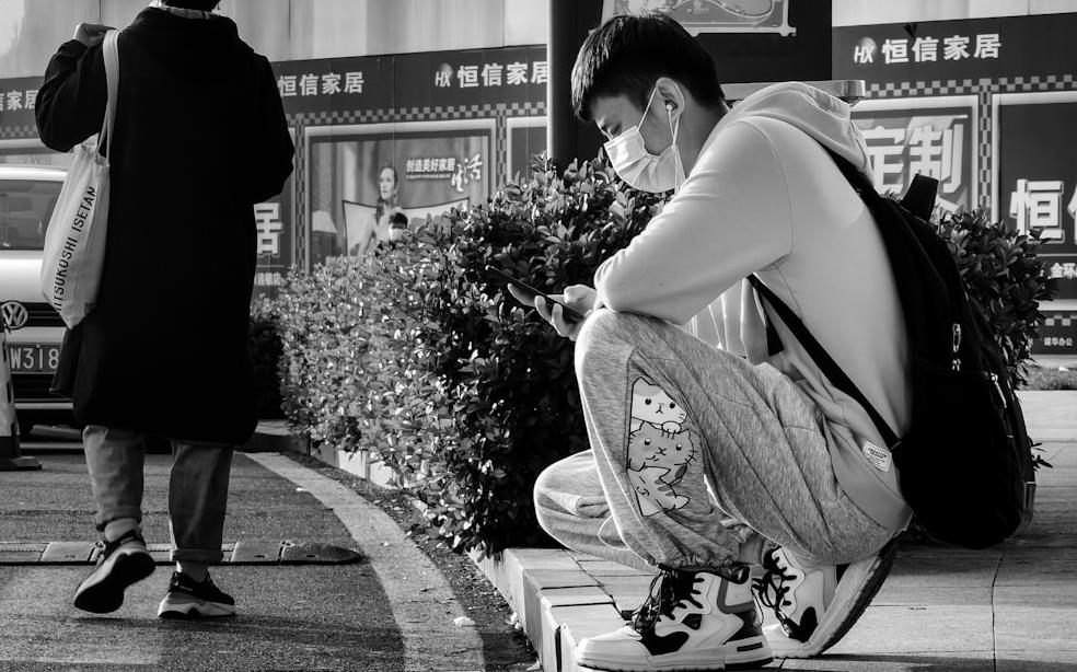 线上搭讪总冷场怎么聊才能不尴尬?