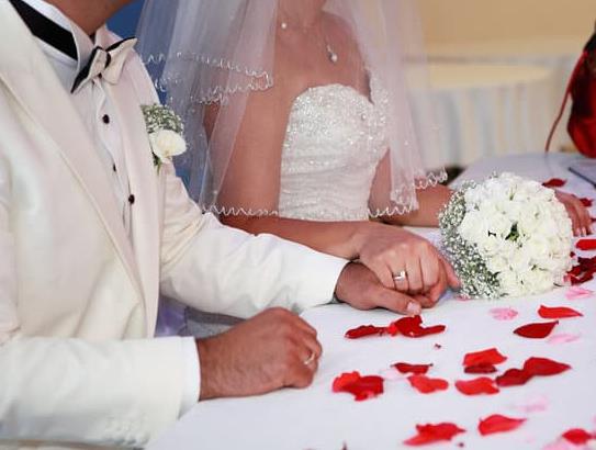 婚后过度黏着伴侣为什么容易产生矛盾?