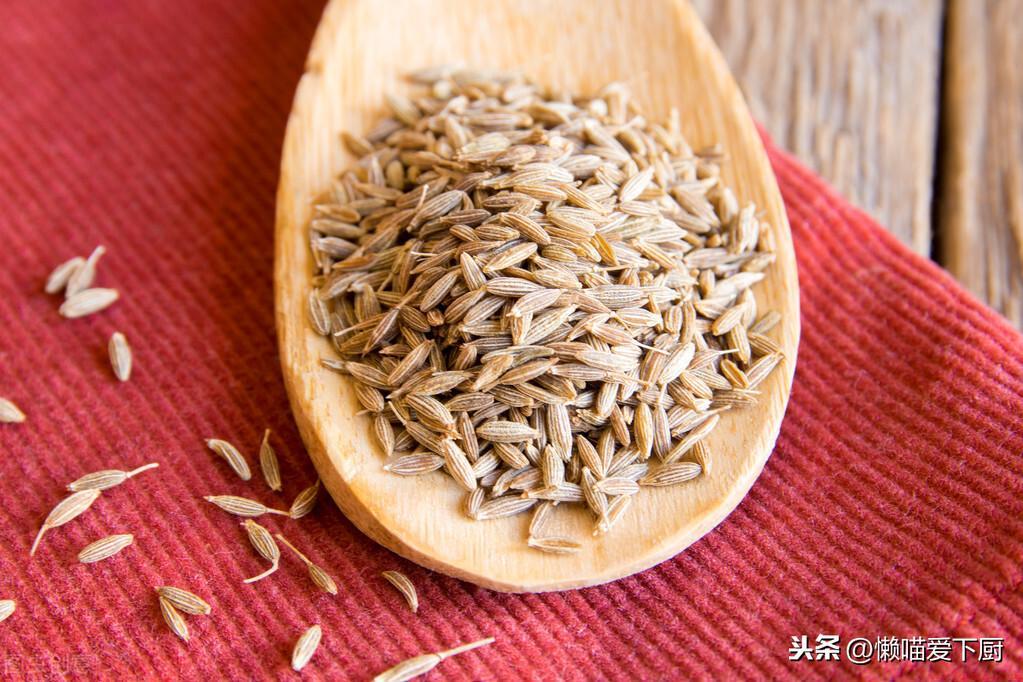 香料孜然粒和小茴香的区别图片
