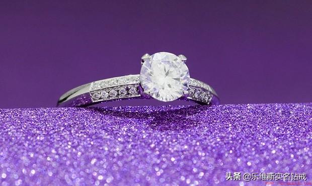 打算买个结婚钻戒什么牌子好