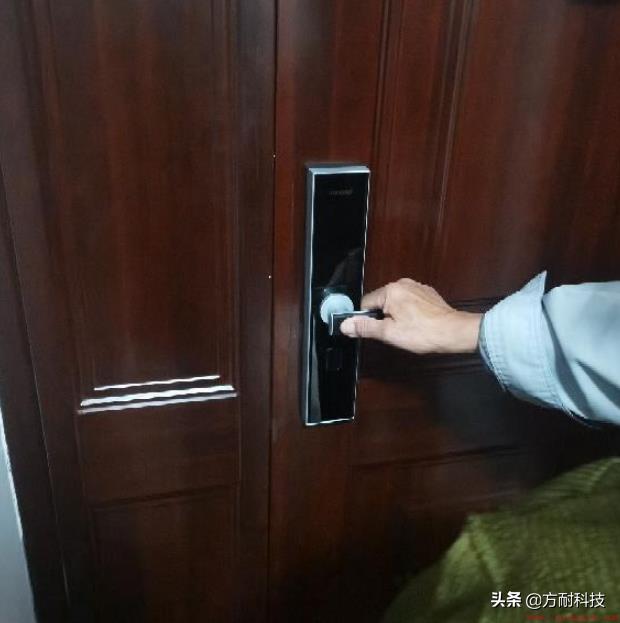 指纹锁打不开了怎么办