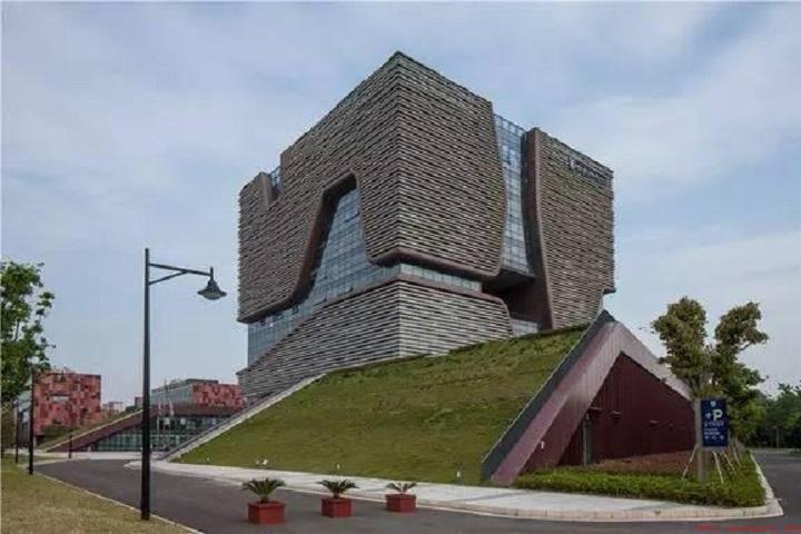 国内大学学费基本分三档