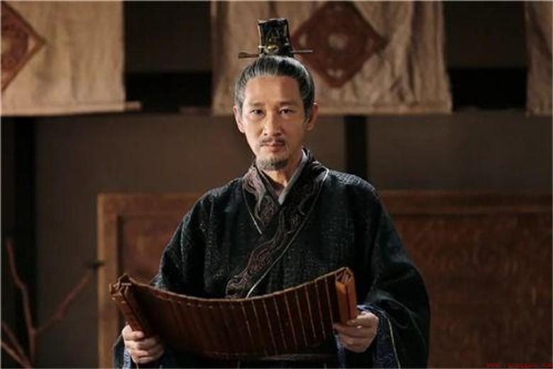 读了郑人买履明白了什么道理