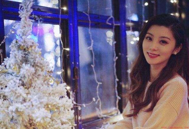 费费王牌女郎叫什么名字