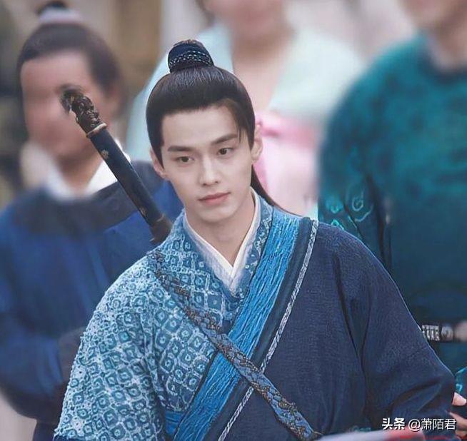 何与的女朋友是谁