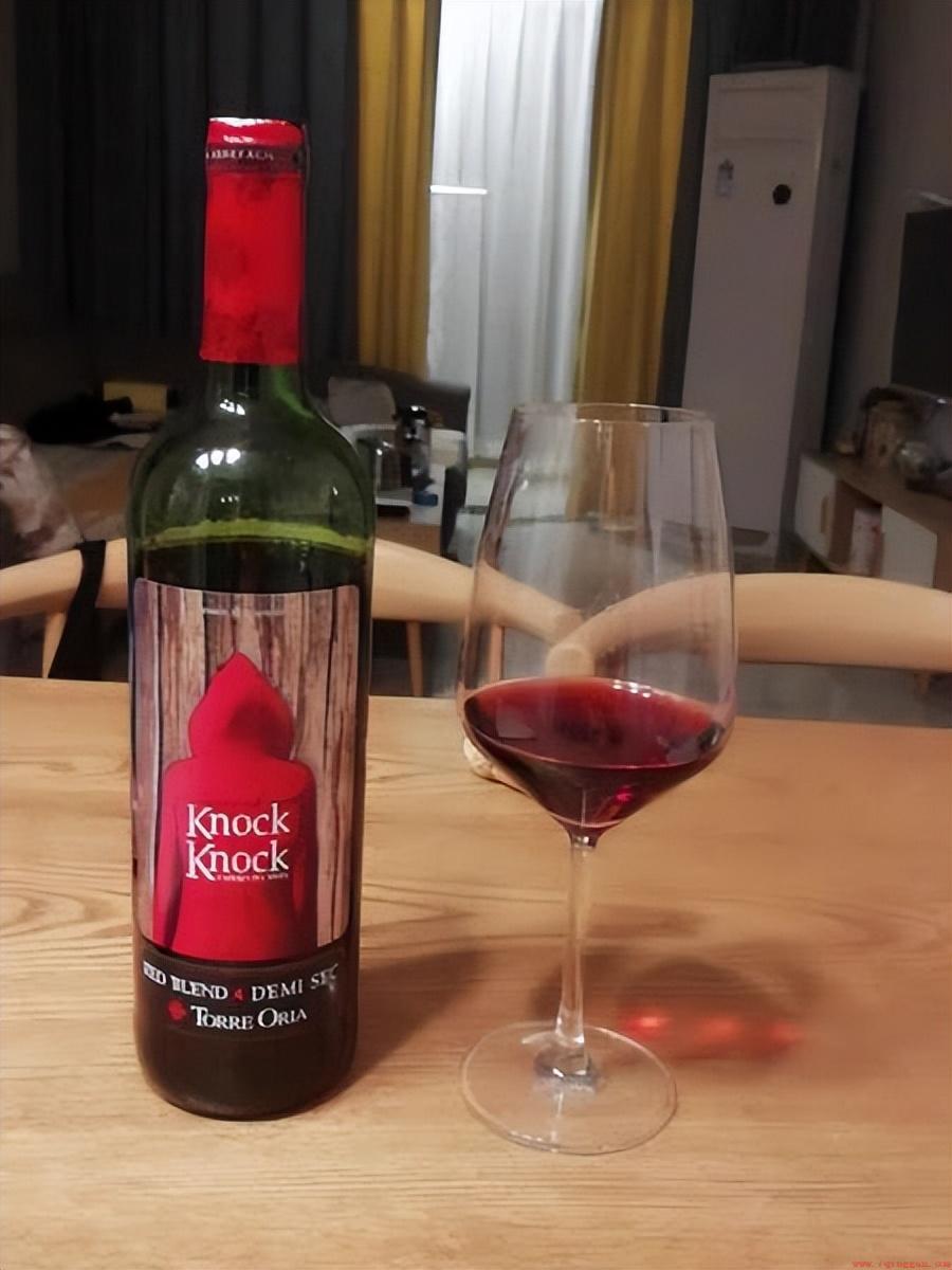 晚上微醺养颜的红酒推荐