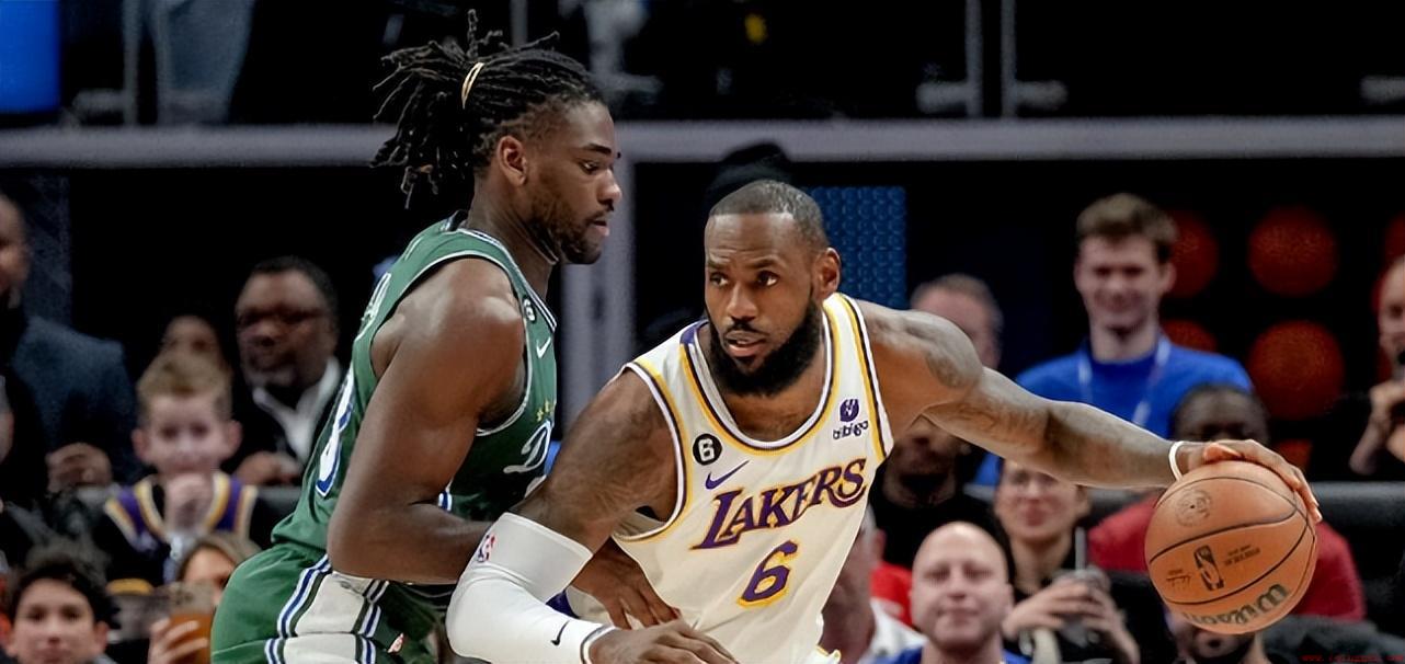 詹姆斯是NBA现役第一人吗