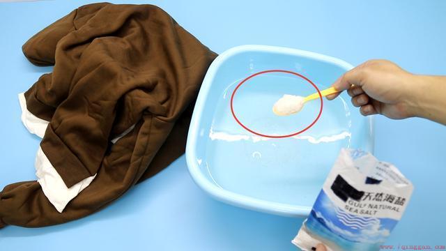 羽绒服面料氧化褪色怎么修复