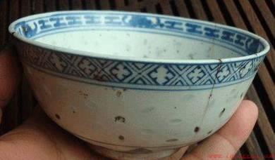 有缺口的碗要打碎了再扔吗