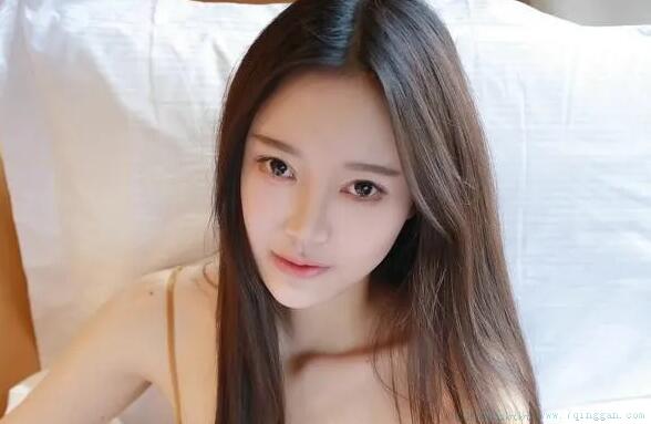 女生专用发朋友圈的撩人短句