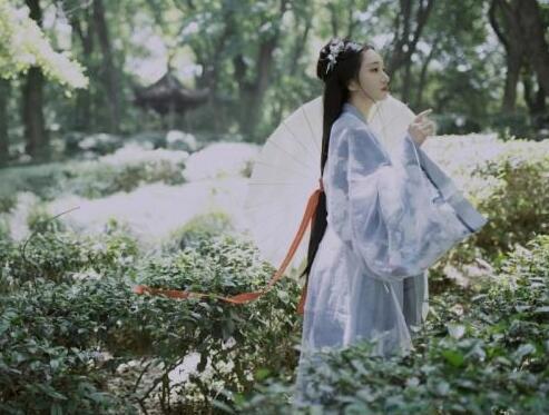 故地重游物是人非的唯美句子