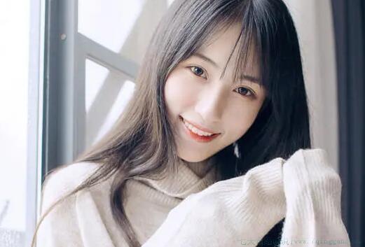 夸一个女生漂亮的句子简短