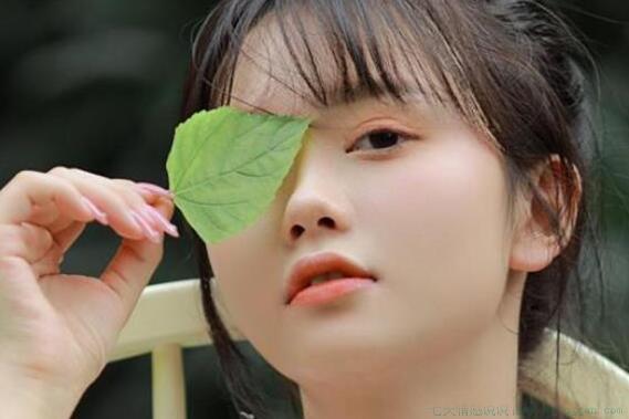 夸眼睛好看的句子