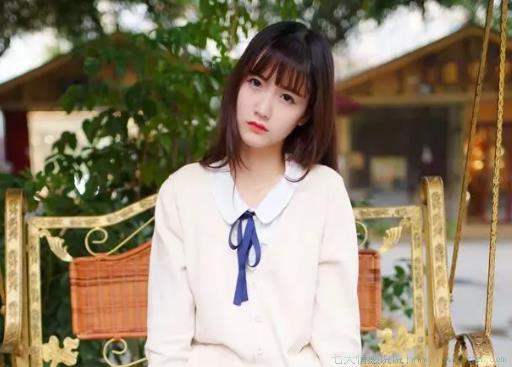 描写少女容貌的句子