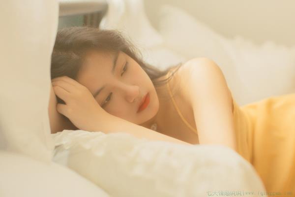 抖音上必火服装文案