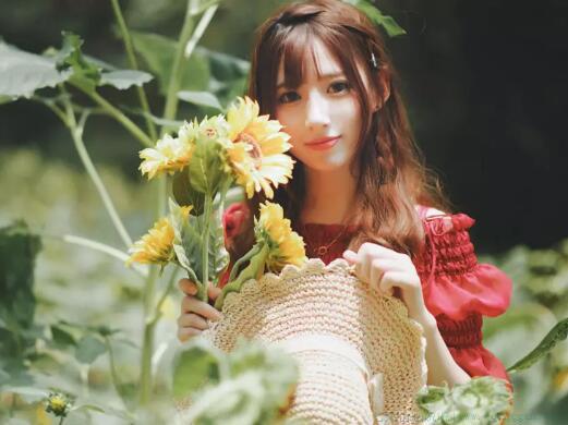描写春天百花盛开的句子