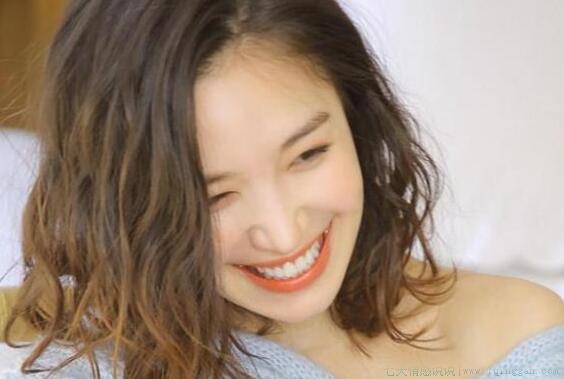 能瞬间逗笑女孩的句子