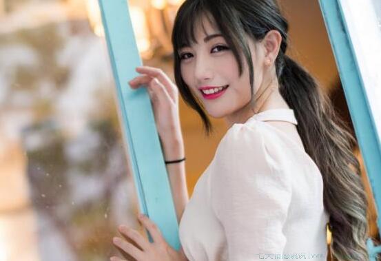 再不装嫩就老了的句子