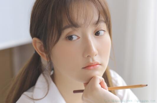 形容教室安静的句子