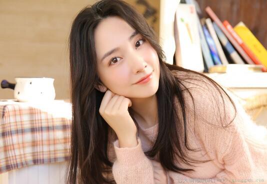 夸赞美女的句子