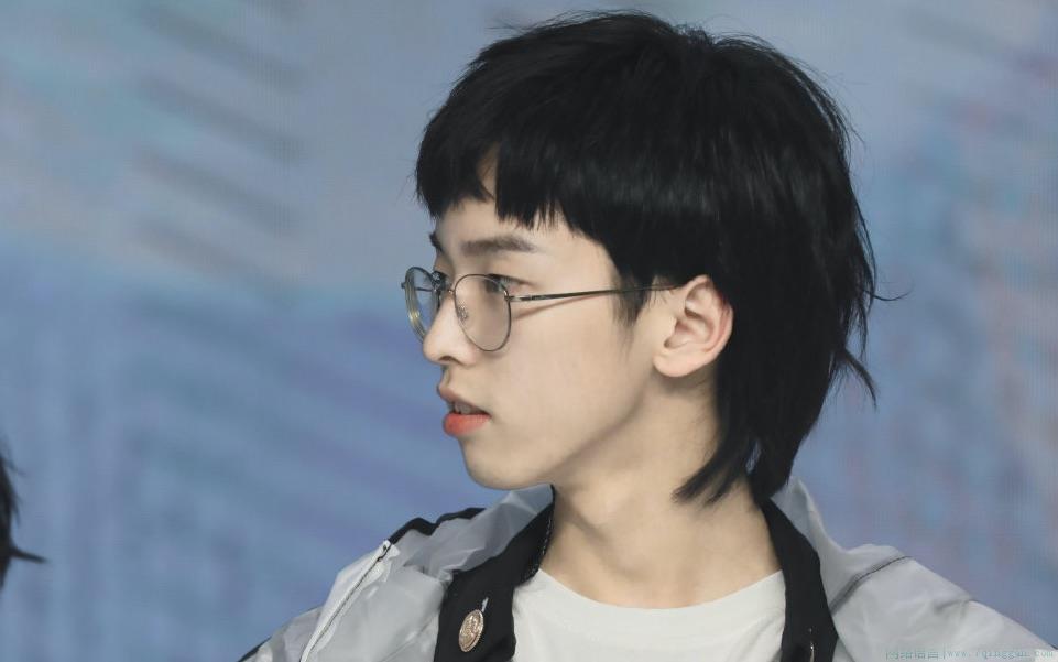 奶拽是什么意思