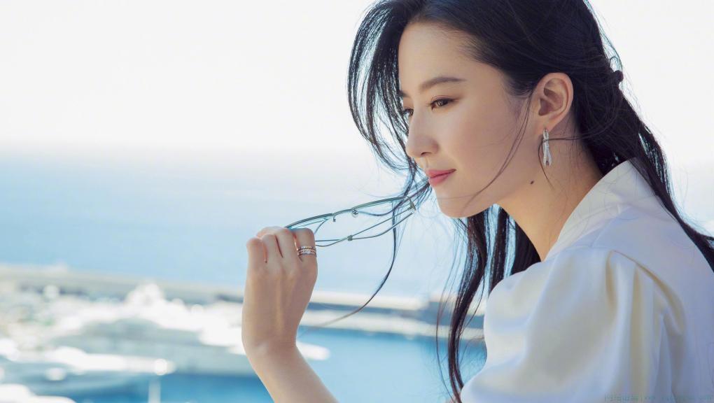 颜值爆棚是什么意思