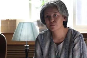 德华带孩子是什么意思