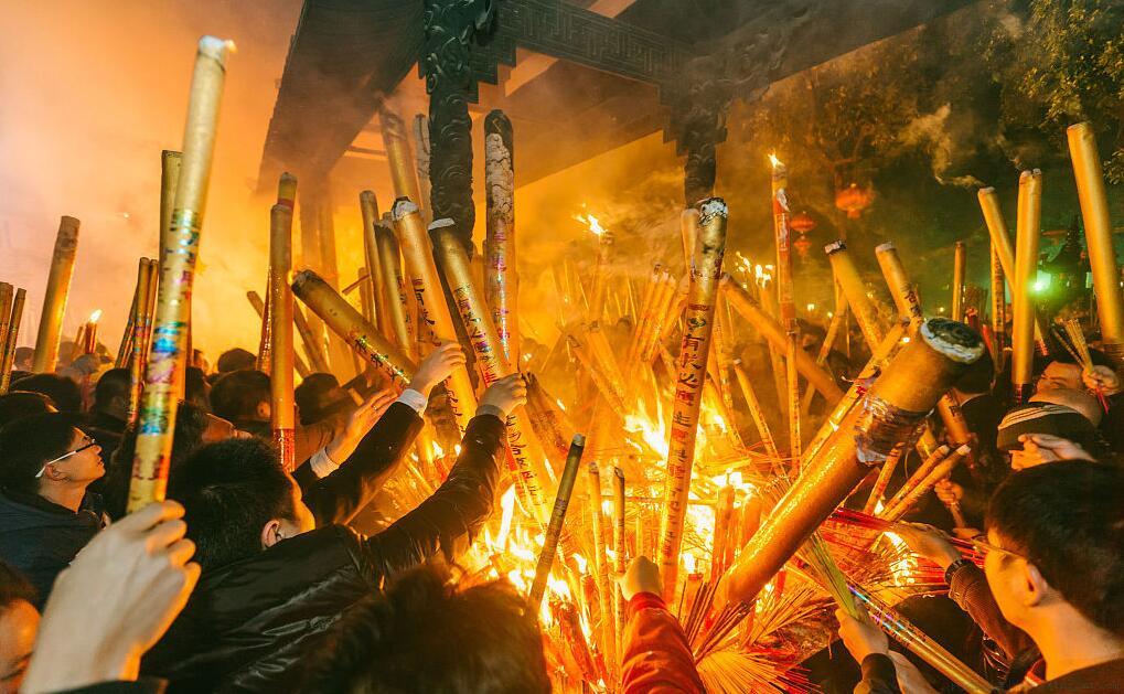 抢头香是什么意思