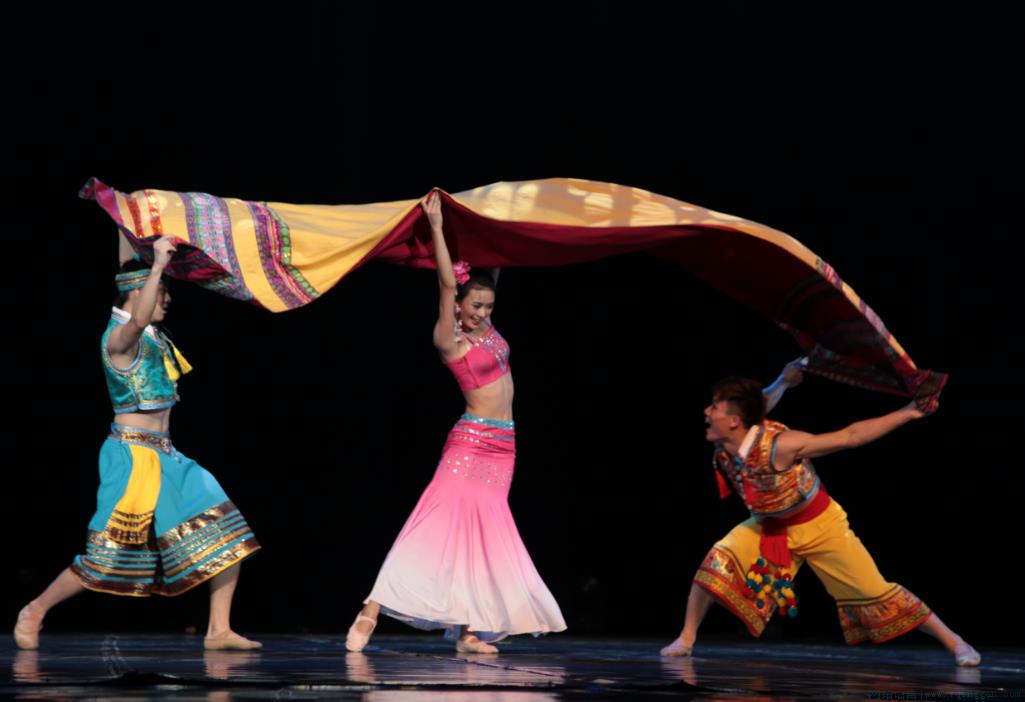 云南打舞是什么意思