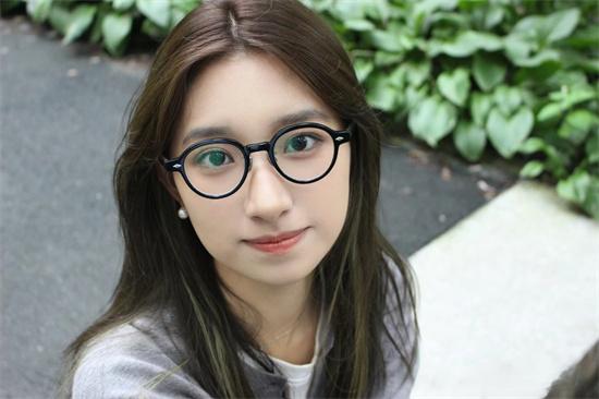 大学女生没人追正常吗