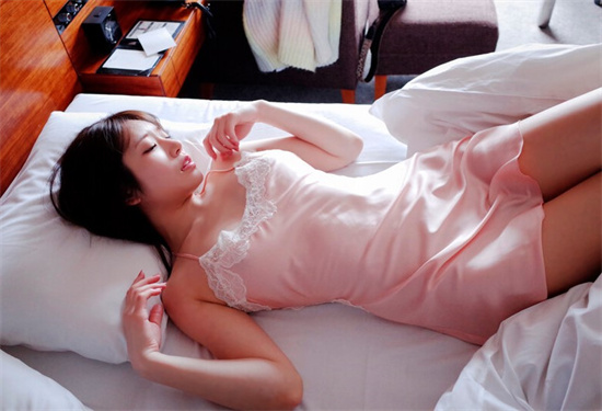 给女生口舔下面她是什么感觉 给女生口舔下面她是什么感觉