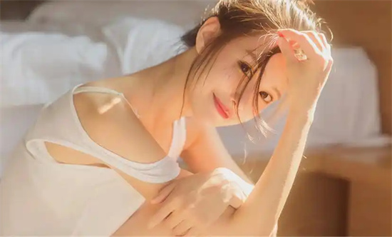 女生主动让男生摸自己的头发代表什么