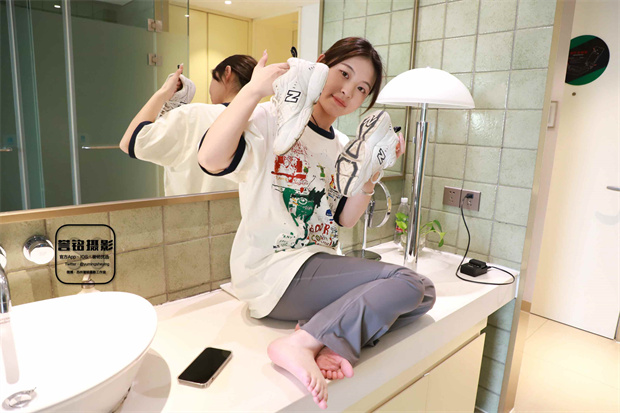 为什么男生喜欢女生的脚