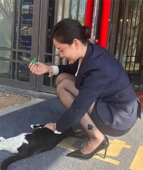 媚黑是什么意思