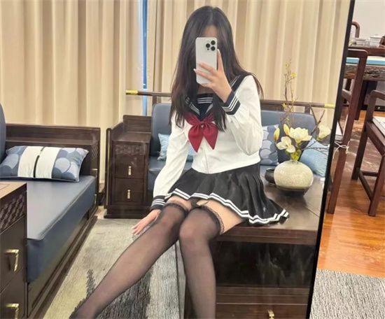 过膝袜穿上是什么感觉